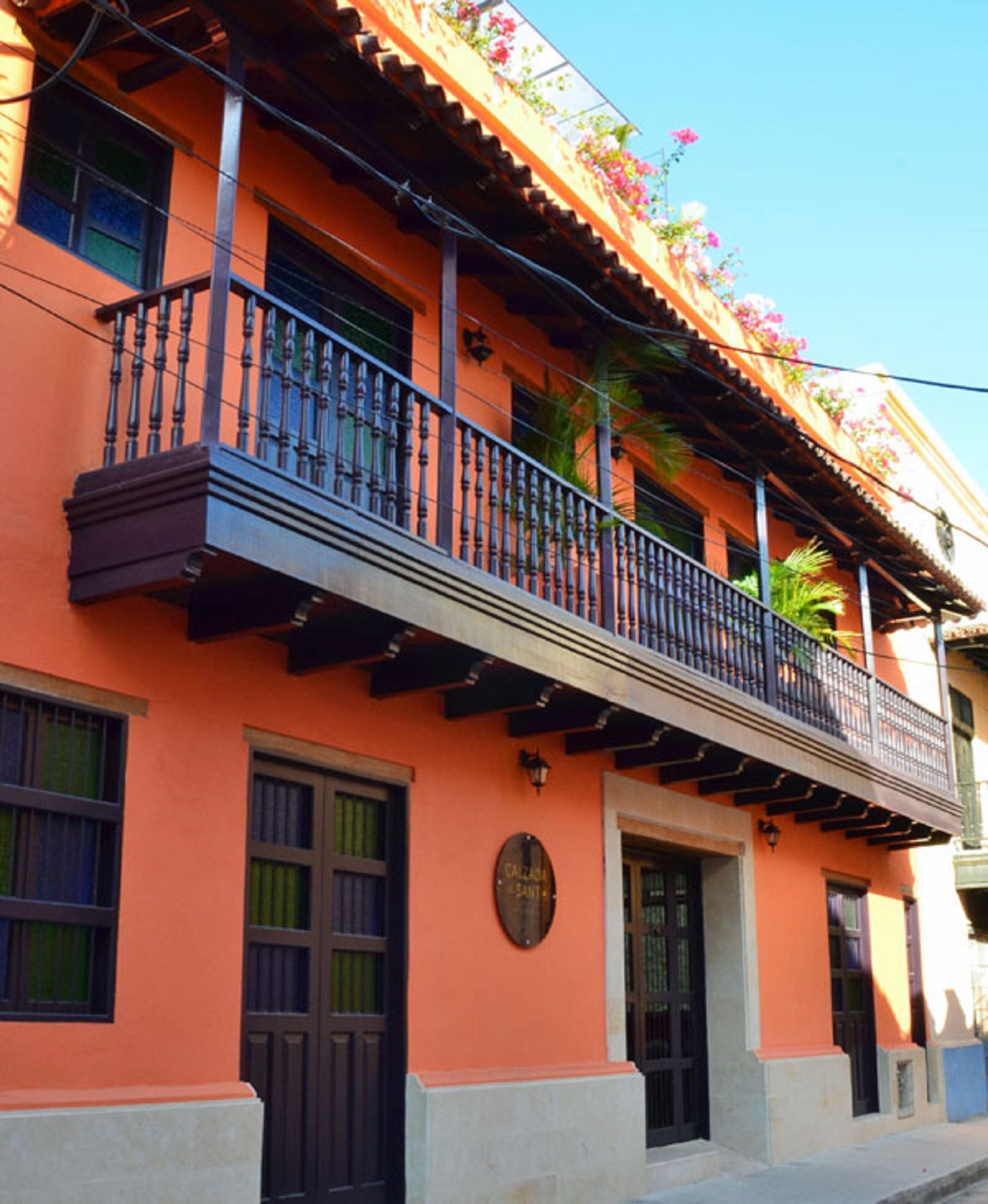 Fachada de la propiedad