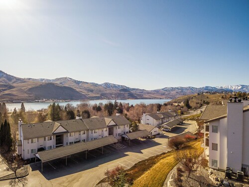 Park Pointe B301 - Community Pool/Hot tub