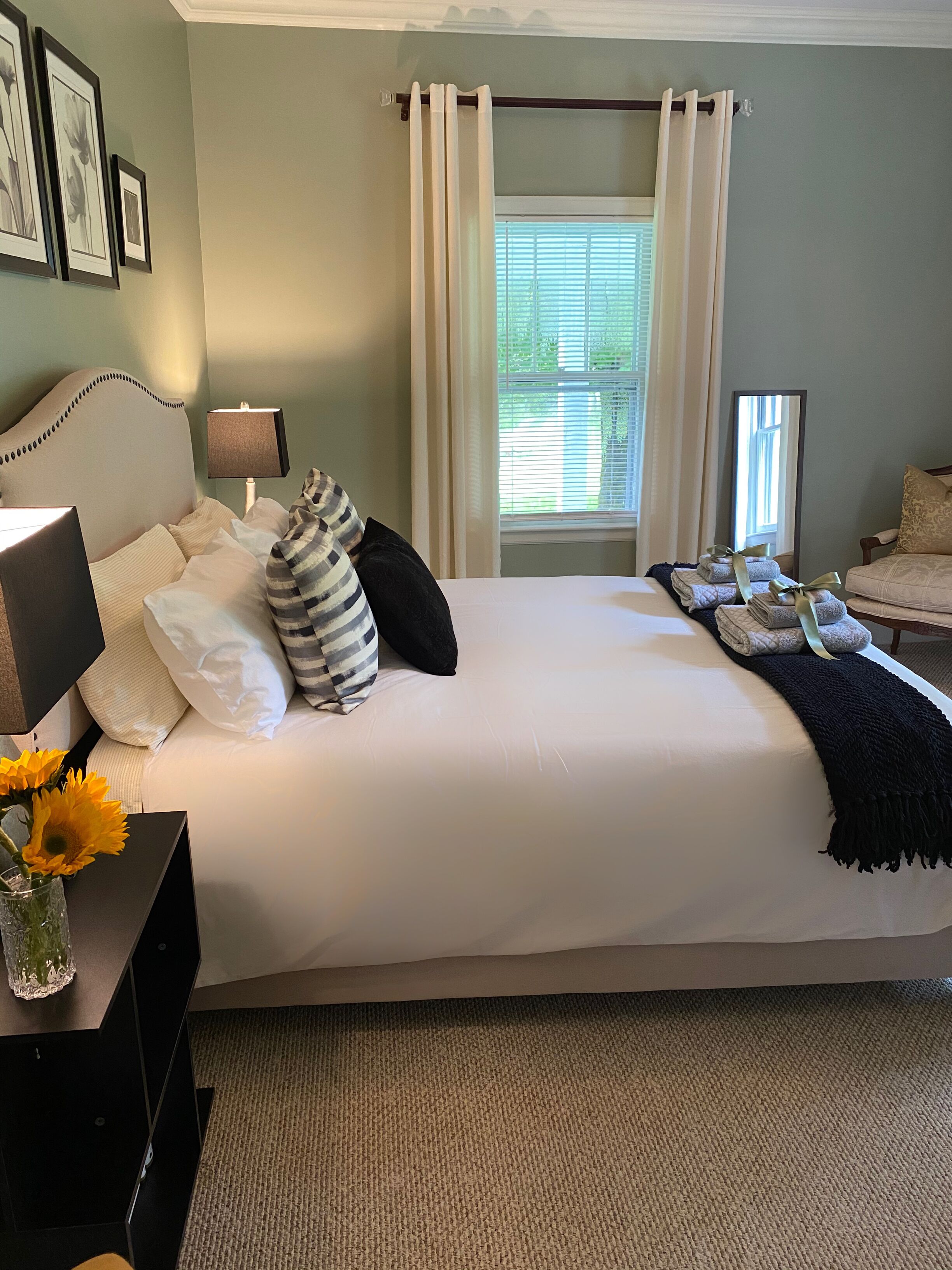 2 室のベッドルーム、アイロン / アイロン台、WiFi (無料)、ベッドシーツ