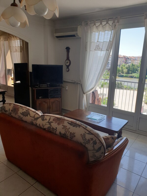 TV, DVD player, stereo