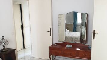 3 habitaciones y caja de seguridad en la habitación