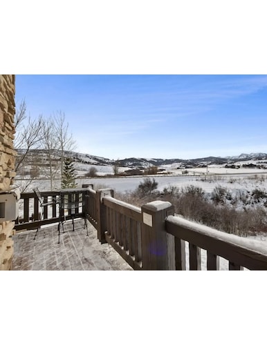 Basinview Lakeside Mountain Escape - All Season Getaway!