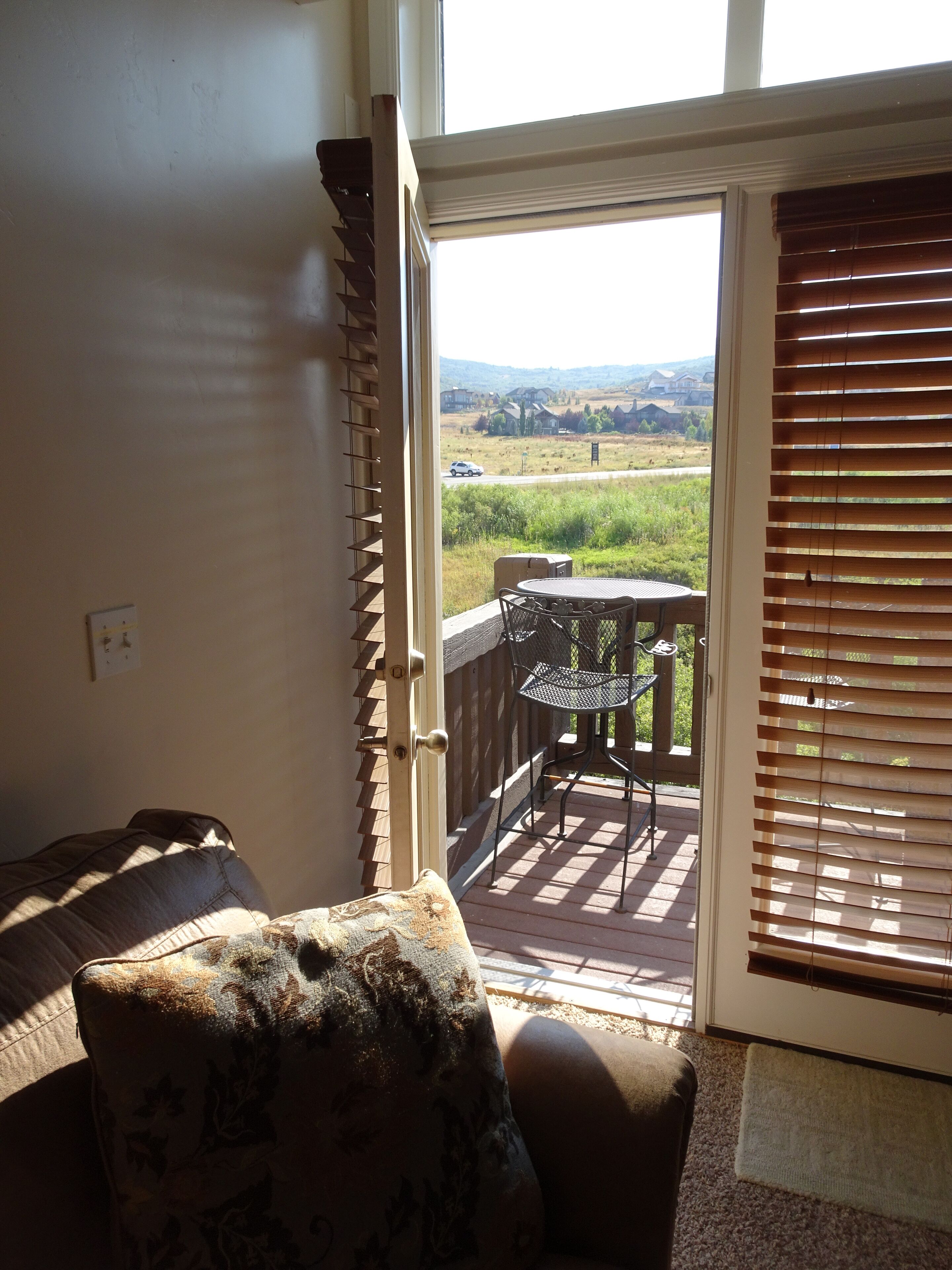 Smart TV, fireplace, DVD player, table football