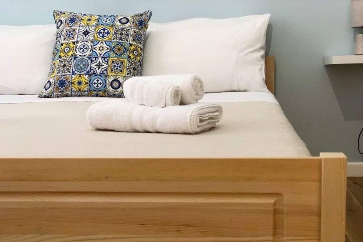 1 bedroom, Frette Italian sheets, premium bedding