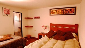 WiFi (free), individually decorated, individually furnished, bed sheets - Hotel Alicante (Tunja)
