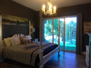 1 bedroom, desk, iron/ironing board, free WiFi - The Beach House on Lake Naples on the Gulf, luxury Zen Stunning 1/1 apartment (Naples)