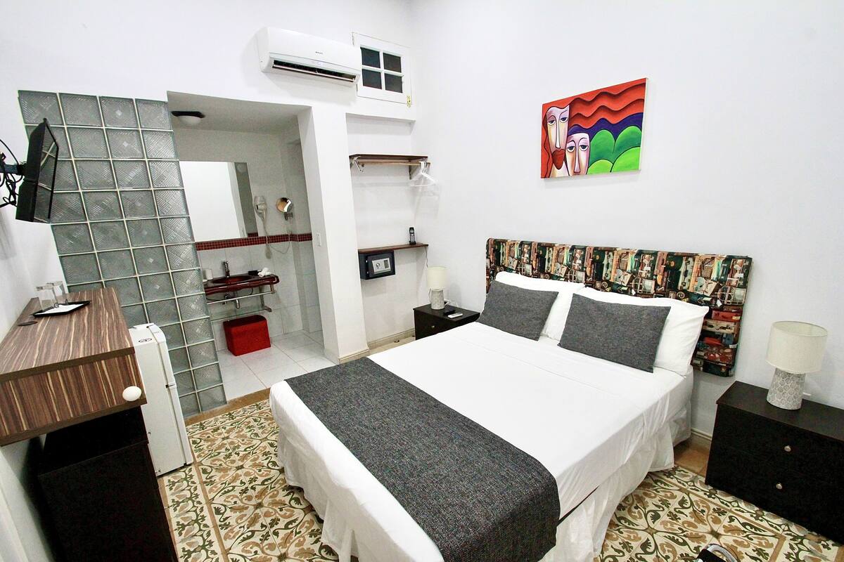 Comfort Loft | Minibar, in-room safe, iron/ironing board, WiFi