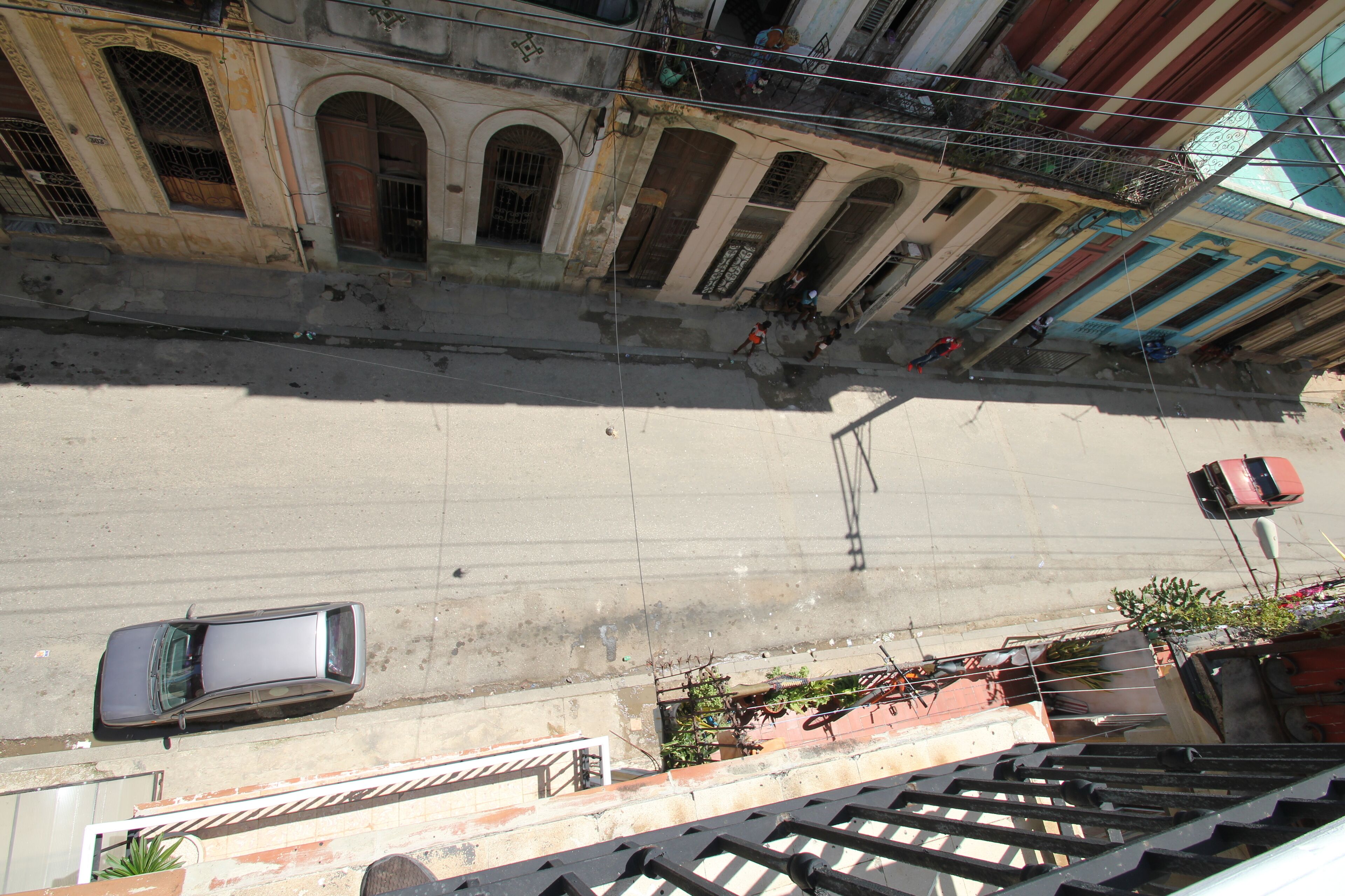 grand suite | living area | 32-inch led tv with digital channels, tv