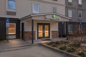 Exterior - WoodSpring Suites Atlanta Airport (Atlanta)