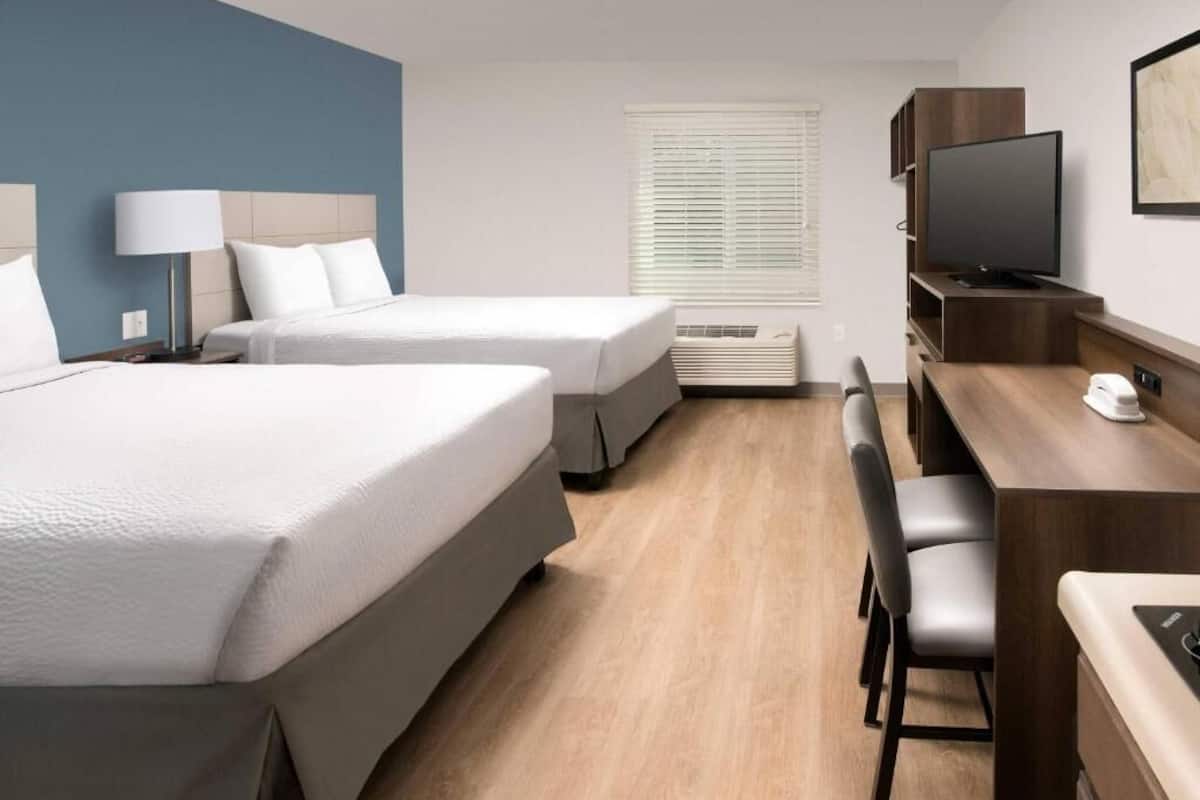 Iron/ironing board, WiFi (free), bed sheets