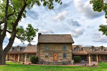 Exterior. Bed & Breakfast in a 1795 Log Cabin on working farm, Eliza Trent Swoope Suite