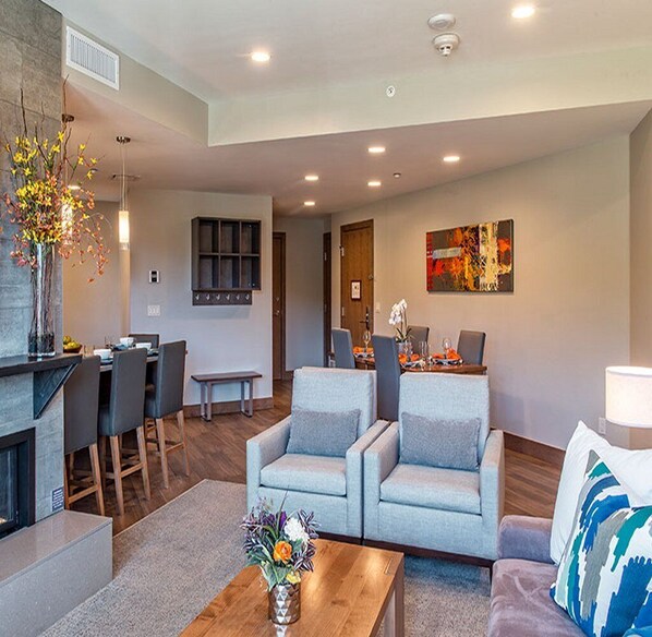 Smart TV, fireplace, DVD player, books