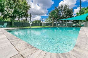 Utomhuspool