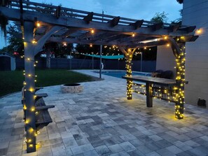 Property grounds - Salt Pool Oasis w/ Firepit & Pergola Walk to Publix & Restaurants - 1 Mile to UF (Gainesville)