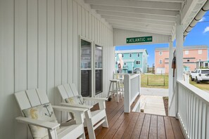 Terrace/patio - Sea La Vie in Atlantic Beach, NC (Atlantic Beach)