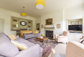 TV, fireplace, DVD player