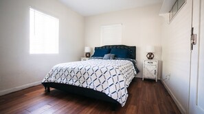 3 chambres, bureau, Wi-Fi gratuit, draps fournis