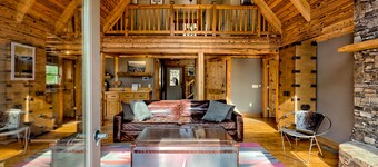 Stacked Stone Retreat - Bryson City Luxury Log Home close to town