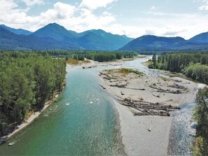 Beach - `Cowlitz River Cabin` | Riverside, Yard, AC, EV (Packwood)