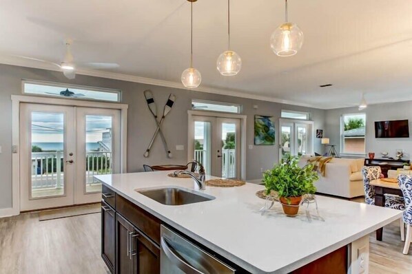 Interior - Key Lime Cottage - Hosted By Moore AI Rentals (Fernandina Beach)
