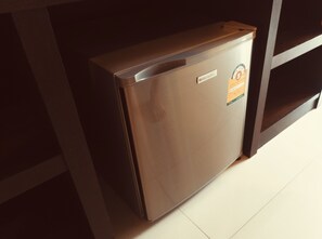 Zimmersafe, Schreibtisch, laptopgeeigneter Arbeitsplatz