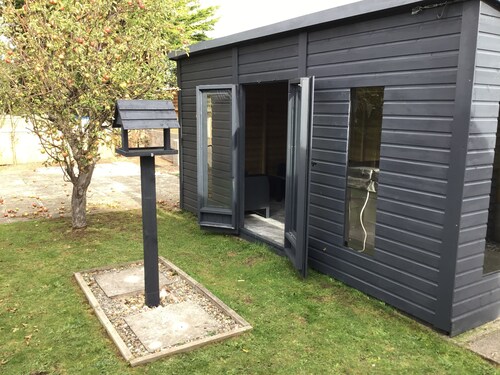 Beverley -Ffrith Beach Prestatyn N Wales bungalow near golden beach with Hot Tub