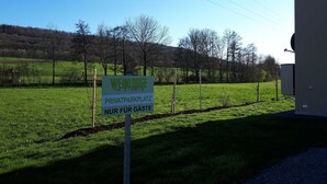 Señal de Weinlodge am Gaisberg, zona de estacionamiento privada.