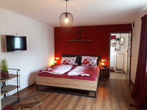 Unclassified image, 3 of 36, button - Chardonnay (double room) - Weinlodge am Geissberg (Eberstadt)