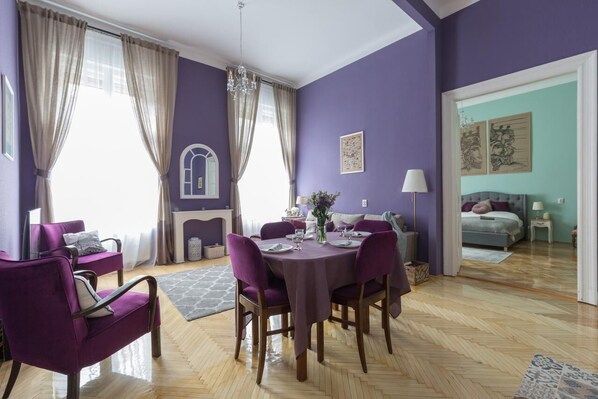 Interior - Eclectic Luxury & Spacious Apt in Center (Budapest)