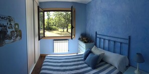 3 chambres, fer et planche à repasser, Wi-Fi, literie fournie