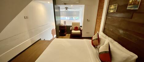 Deluxe Room | In-room safe, individually decorated, free WiFi, bed sheets
