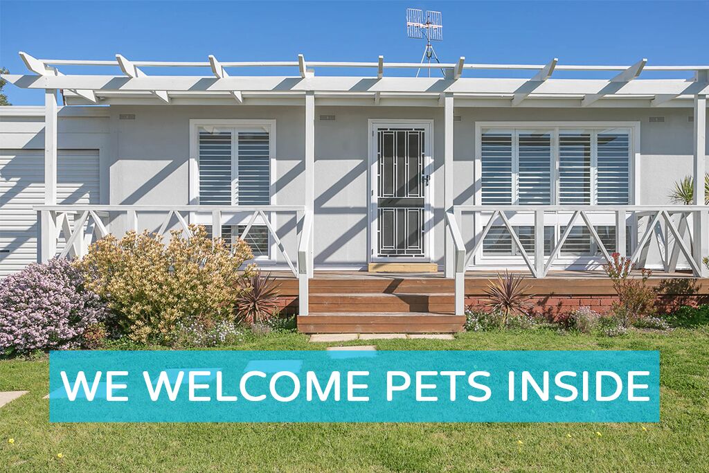 Gorgeous Stylish Beach "Shack" - 2 Bath - Walk to Beach