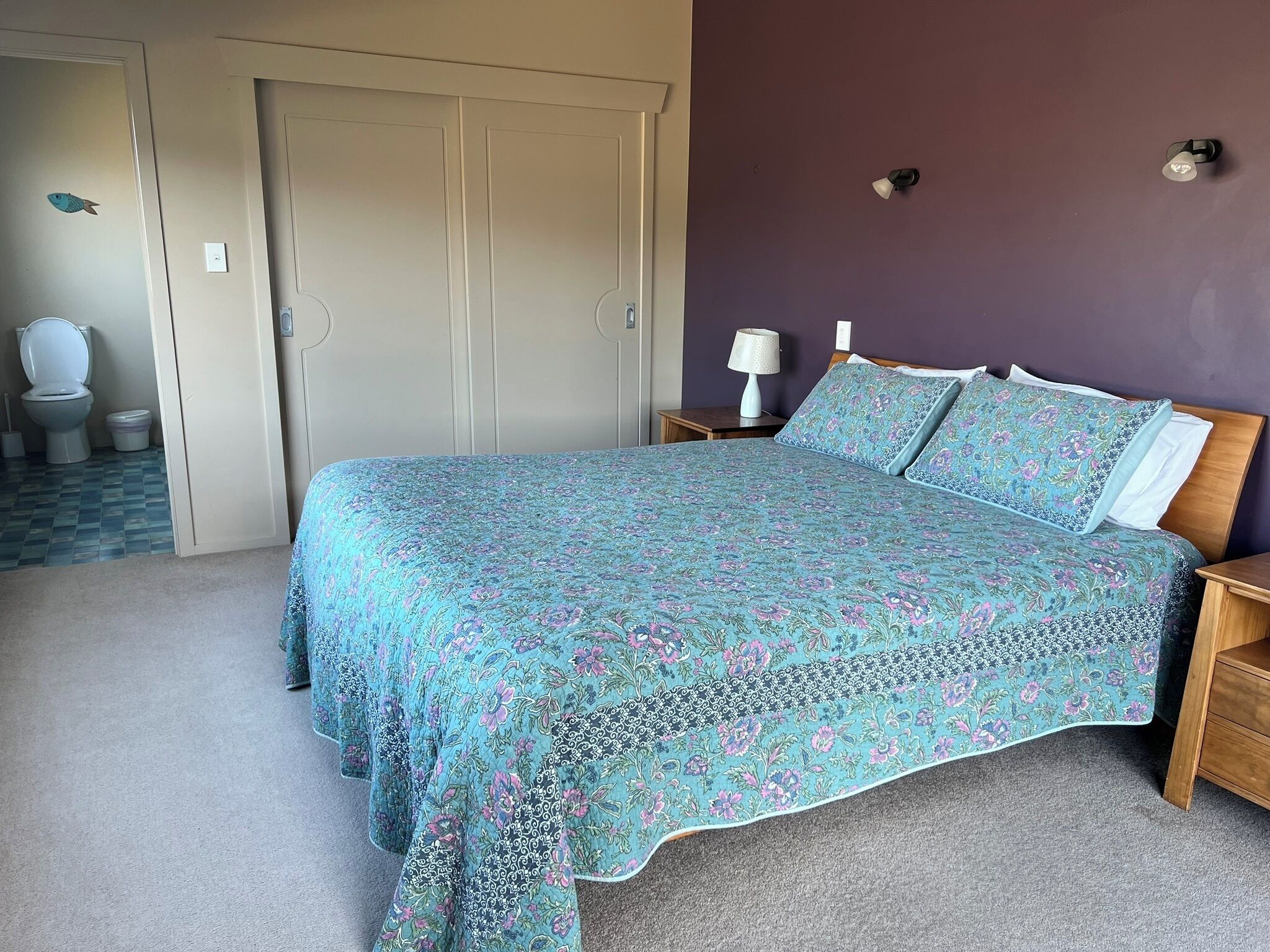 4 makuuhuonetta, ilmainen Wi-Fi, vuodevaatteet