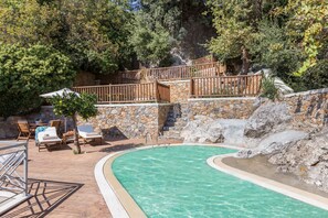 Piscina a l'aire lliure i piscina climatitzada 