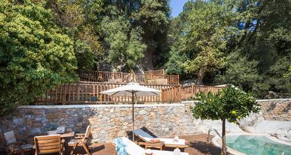 Luxury privacy in Cretan countyside