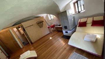 5 habitaciones, escritorio, tabla de planchar con plancha y wifi gratis