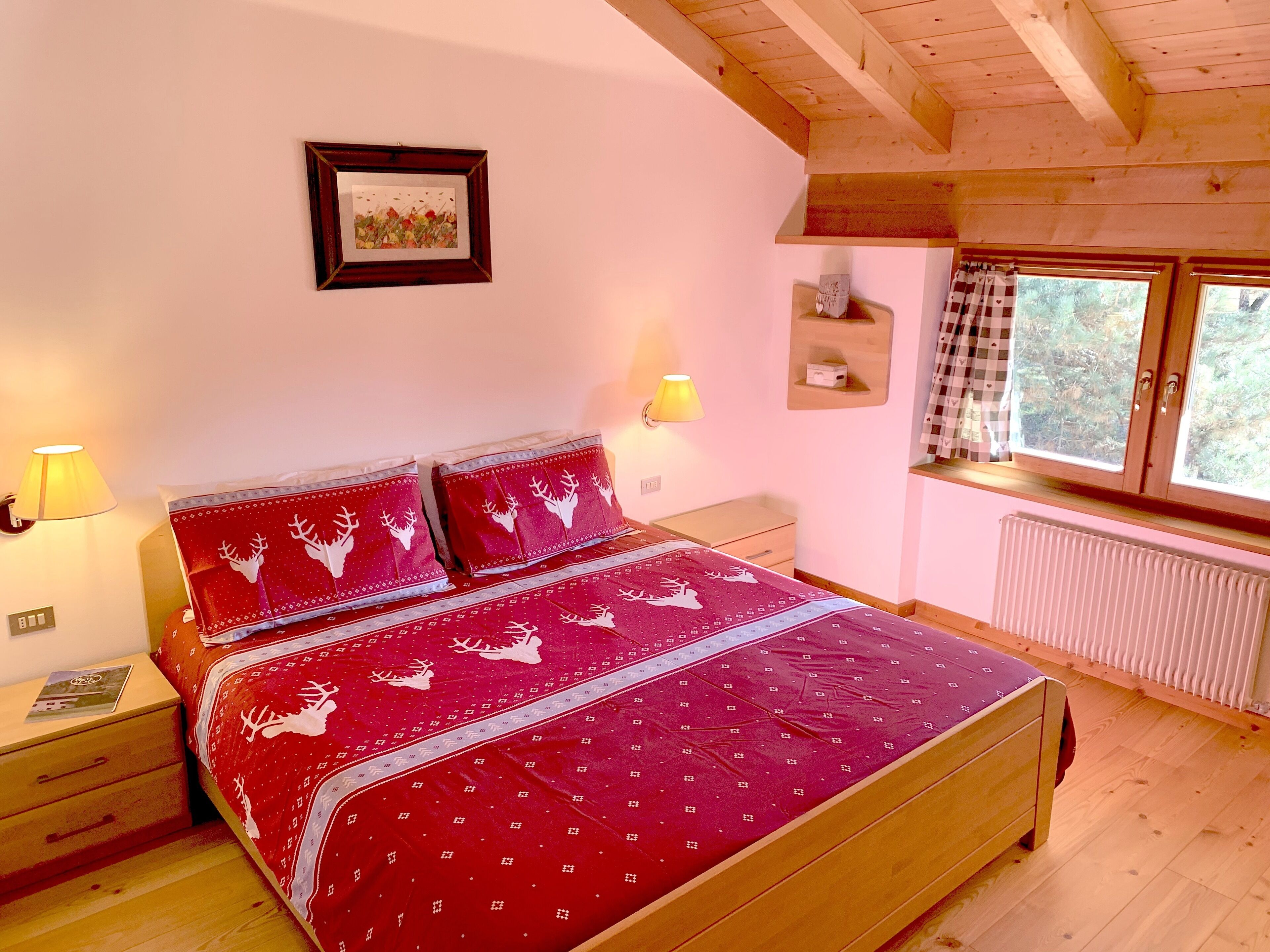 5 Schlafzimmer, Schreibtisch, Bügeleisen/Bügelbrett, kostenloses WLAN