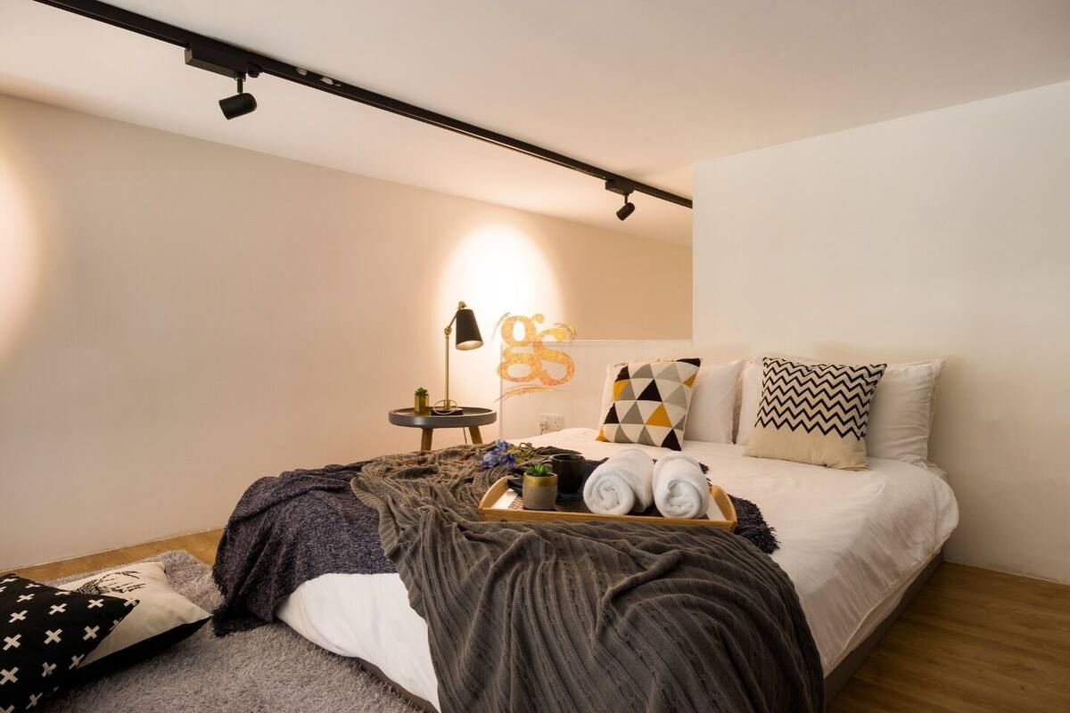 Premium bedding, down comforters, desk, laptop workspace