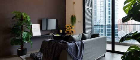 40-inch LCD TV with digital channels, TV