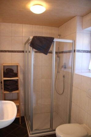 Bruser, hårtørrer, håndklæder