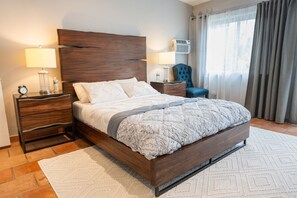 3 bedrooms, desk, iron/ironing board, free WiFi