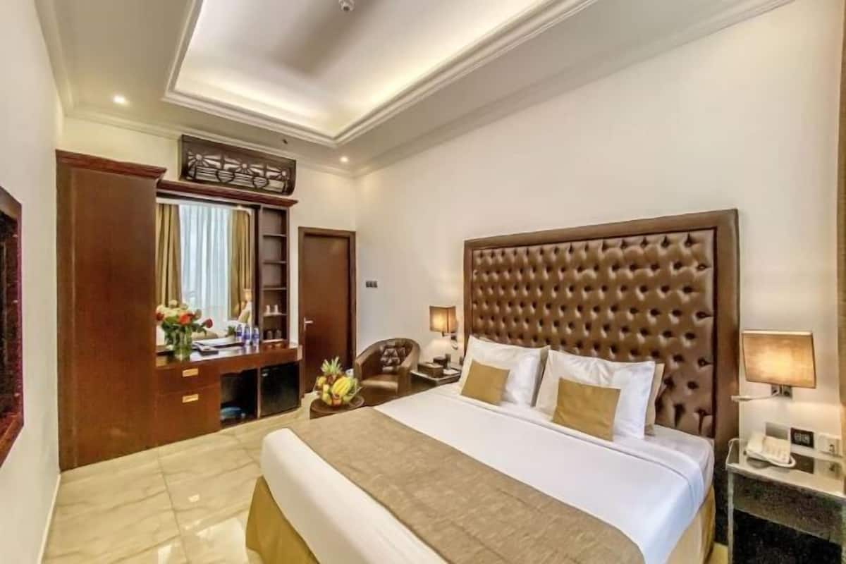 1 dormitorio, minibar, caja fuerte y cortinas opacas