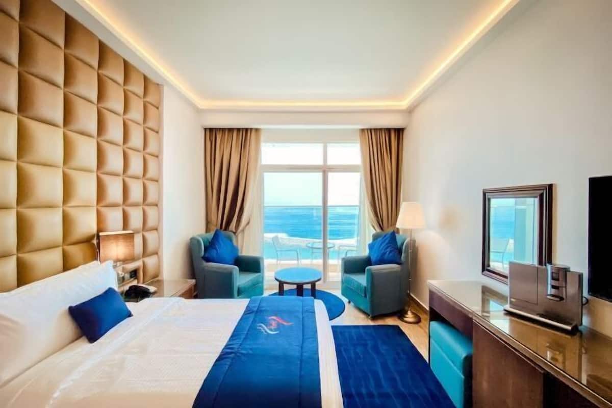 1 dormitorio, minibar, caja fuerte y cortinas opacas