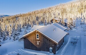 المنشأة  من الخارج