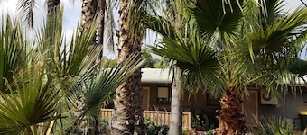 Red Ochre- Large Apartment with Private Courtyard