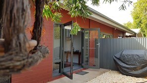 Property grounds - Red Ochre- Large Apartment with Private Courtyard (Port Pirie)