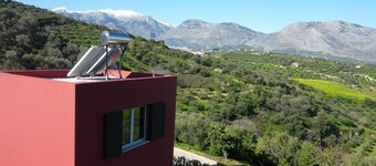Maisonette near Heraklion / Pottery Classes