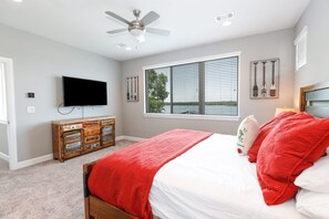 5 bedrooms, desk, iron/ironing board, free WiFi