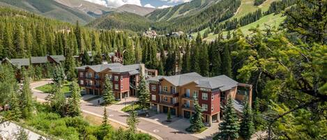 Condo, 3 Bedrooms | Aerial view