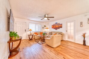 Interior - Pool Side - Unit 114 (Mesa)